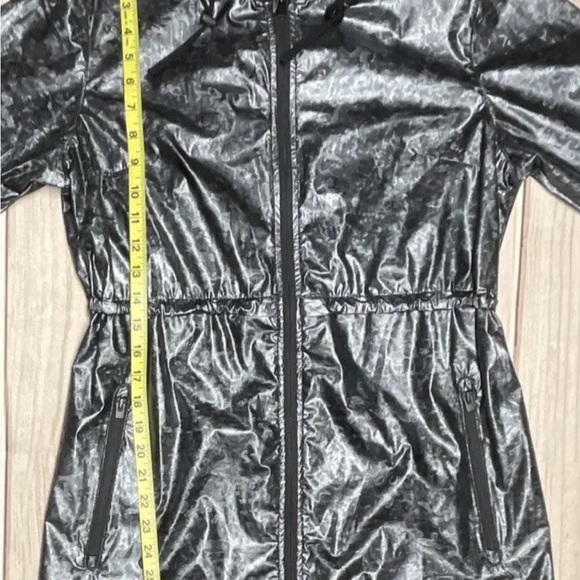 Columbia Women’s Size Small Avenue Hooded Windbreaker Jacket Omni-Wind Mosaic - Picture 4 of 6